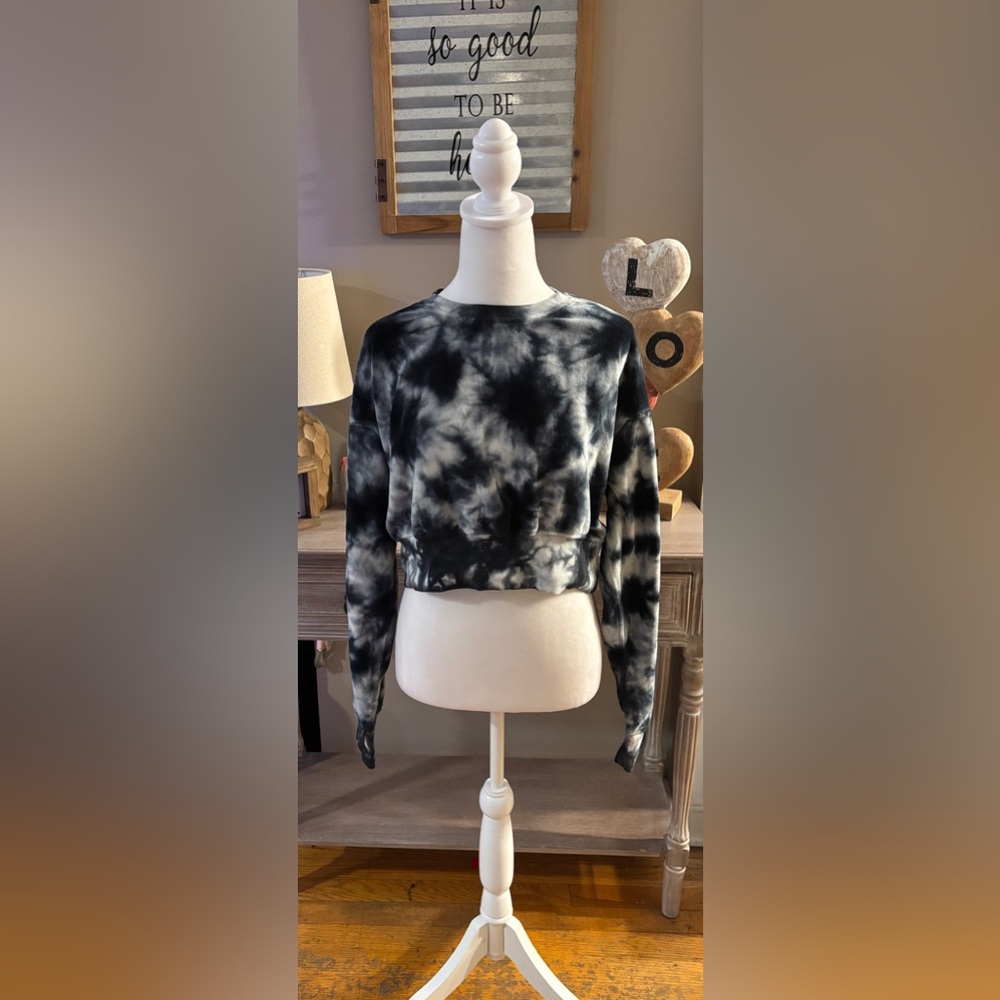 NWT Mono B Tie Dye Cropped Crewneck